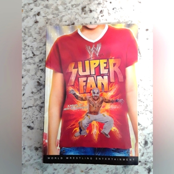Super Fan WWE Wrestling Book - Picture 1 of 4